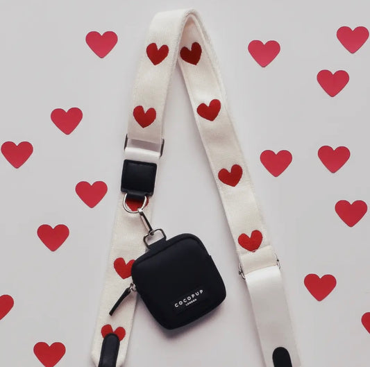 Taschengurt umarmungen Herz gestrickt