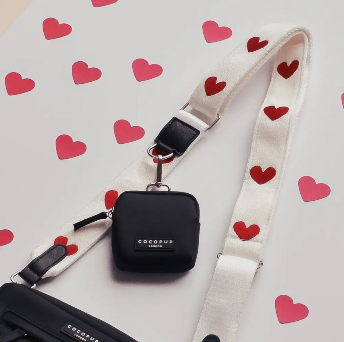 Taschengurt umarmungen Herz gestrickt