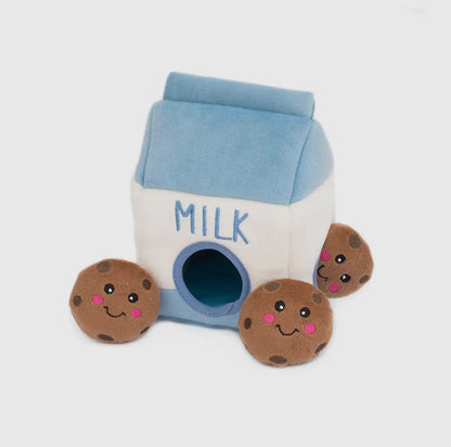 Hundespielzeug mit Milch und Keksen