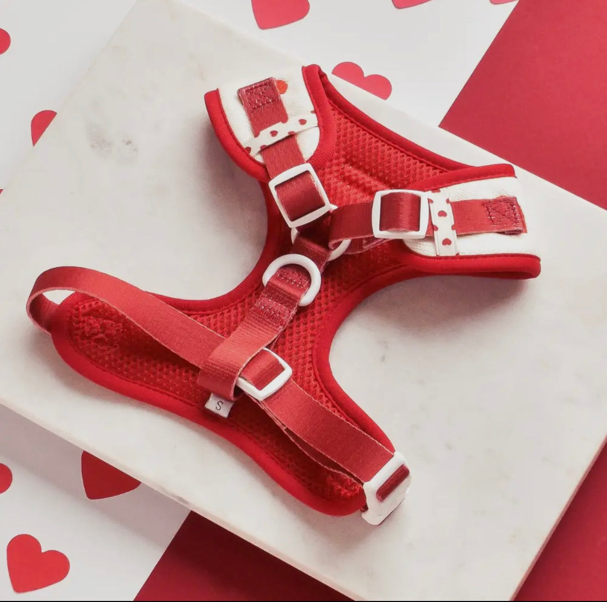 Geschirr-umarmungen gestricktes Herz