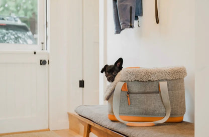 Graue Hundetasche mit Fell